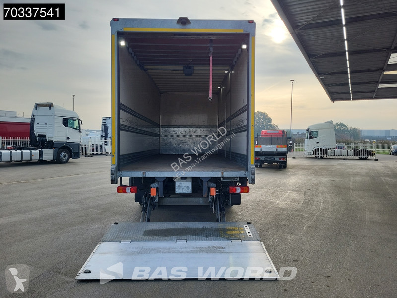 Lastbil Mercedes 1324 4X2 13t 6-Cylinder Engine...