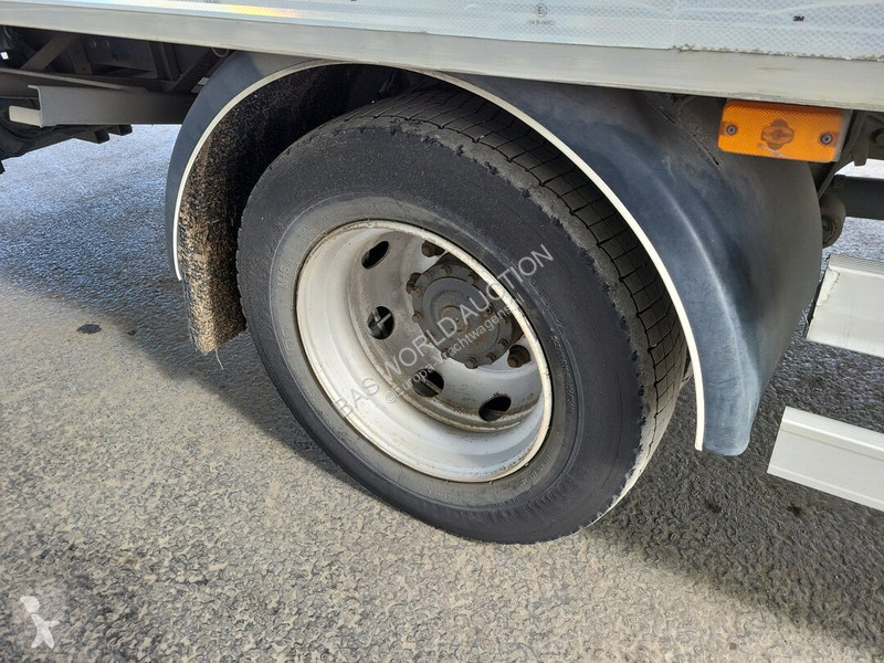 شاحنة Volvo 210