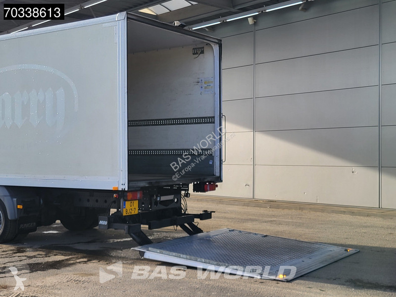 شاحنة Mercedes 1218 4X2 12t Manual Tailgate...