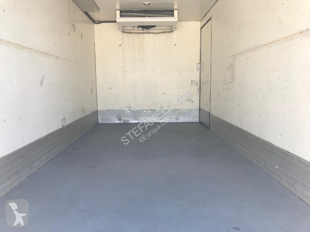 شاحنة Nissan NV 400 isotermico + frigo