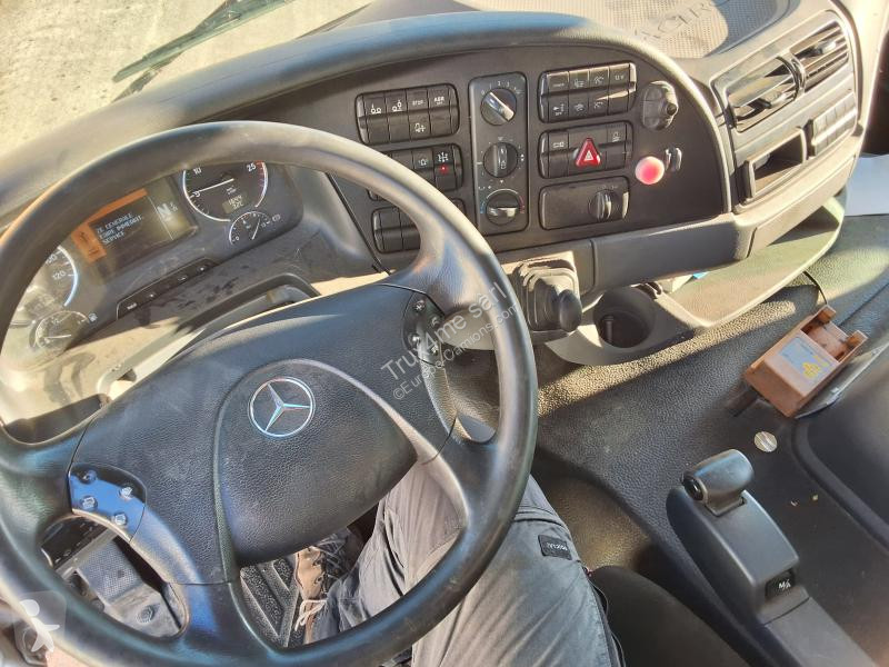 شاحنة Mercedes 2541