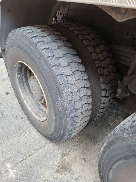 Kamion Mercedes 3243 KN