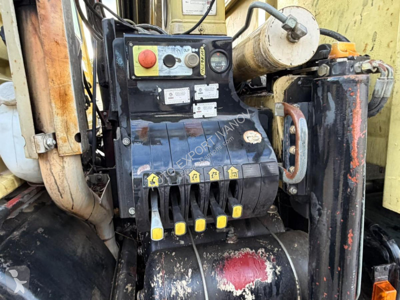 Renault  M210 grue truck