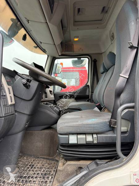 Volvo 240 truck