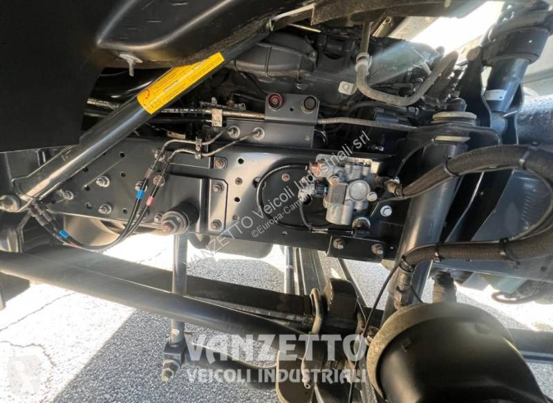Iveco 120 E 28 P tector truck