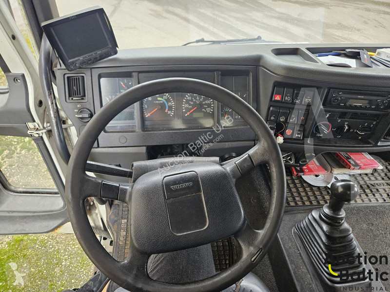 Volvo FL612 truck