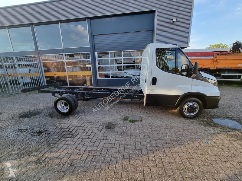 Kamion Iveco 35C16/ 3.0D/ Chassiscab/ WB 410/...