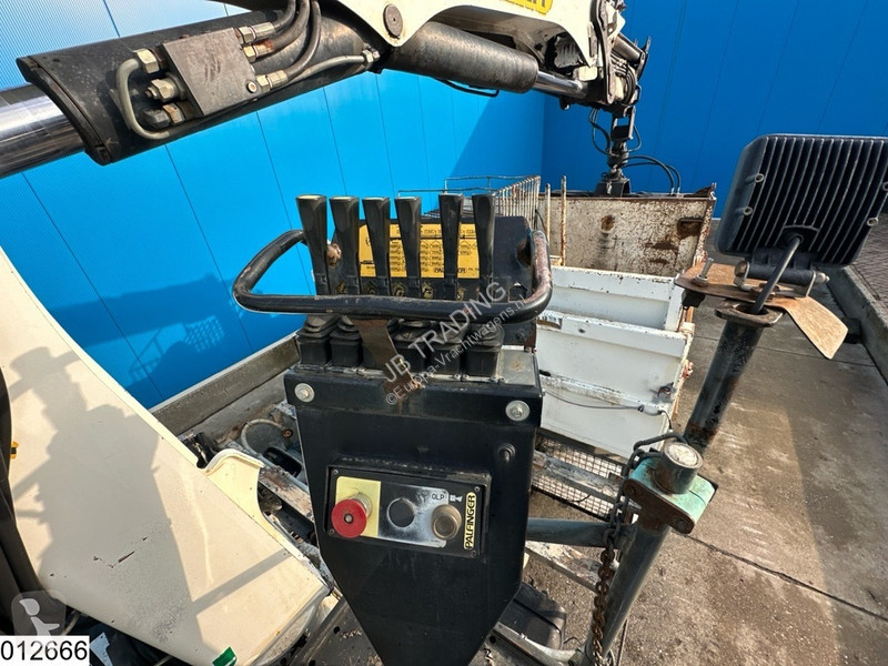 Kamion Renault 220 EURO 3, Palfinger, Manual
