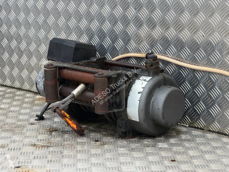 Kamion Volvo FL 608 Lier, oprijplaten