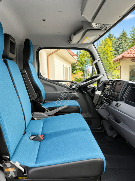Kamion Mitsubishi 7C18 3.0/180 KM Chłodnia Mroźnia