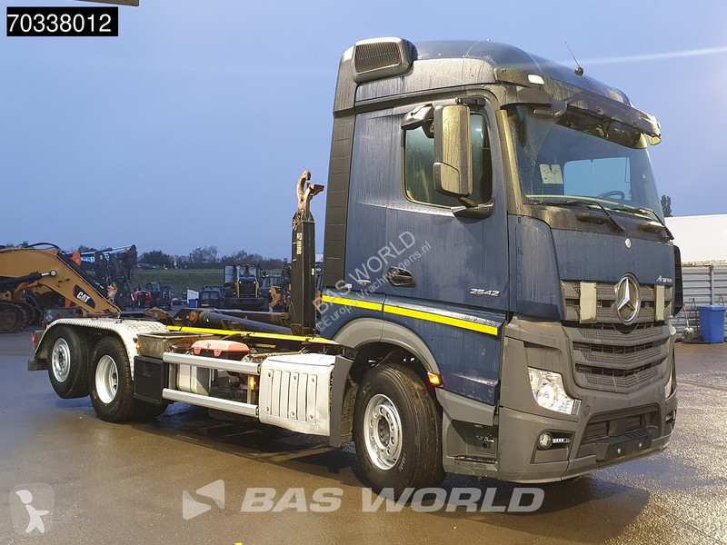 Mercedes 2542 6X2 HIAB XR21S59 containersystem...