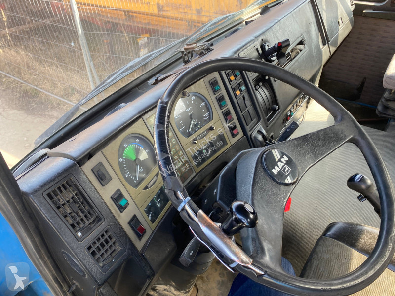 MAN  truck