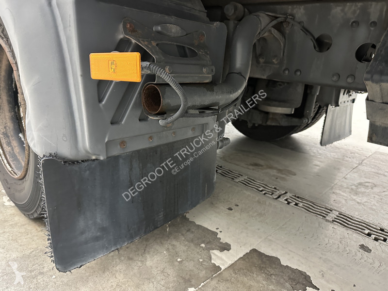 Kamion Mercedes 1221