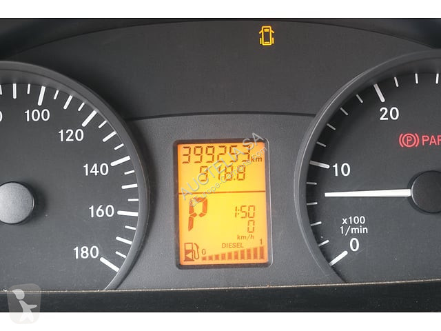 شاحنة Mercedes 318 CDI-D