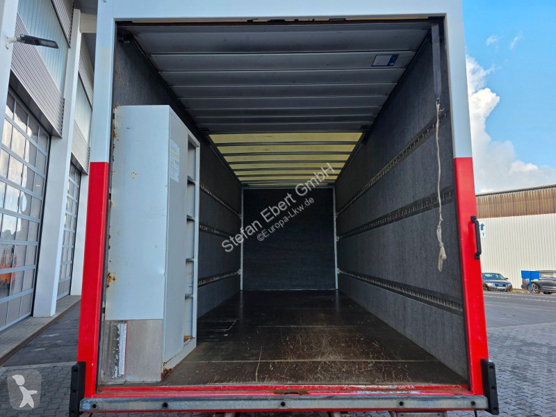 Mercedes 816 L Möbelkoffer Treppe truck