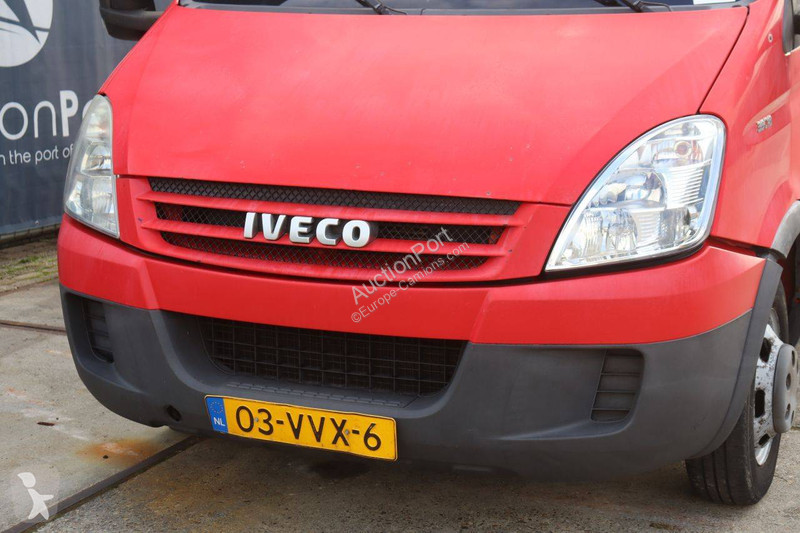 Iveco  35C18 truck