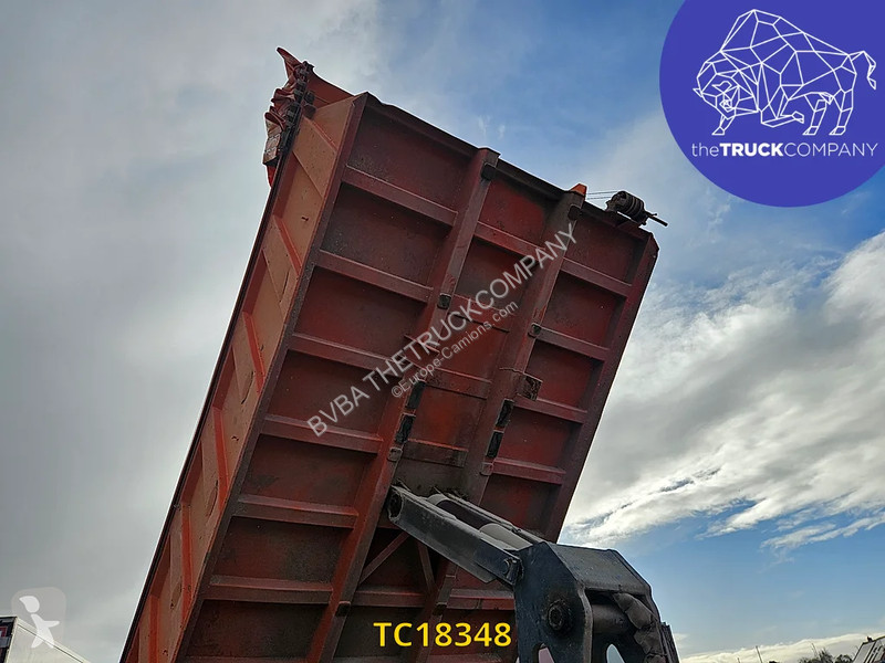 Mercedes 3235 truck