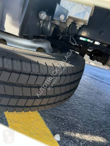 Lastbil Iveco 100 E 18