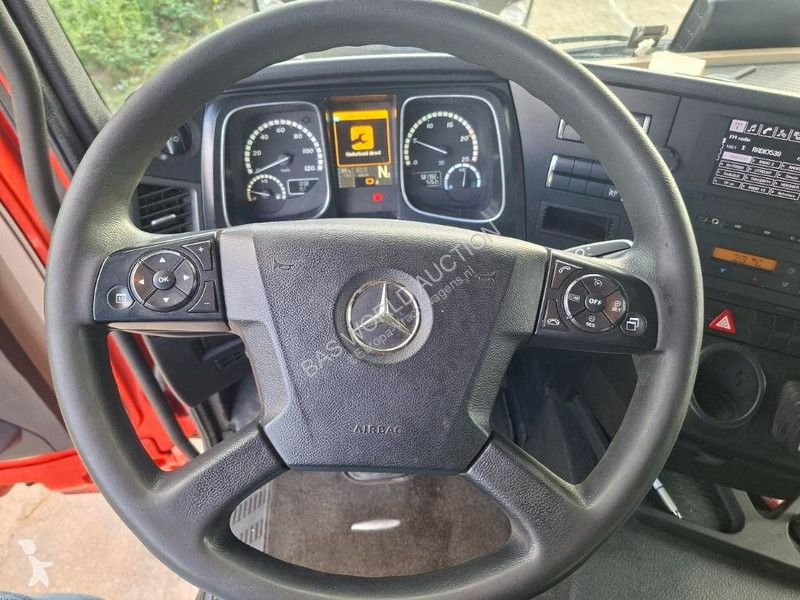 Mercedes actros 1942 truck