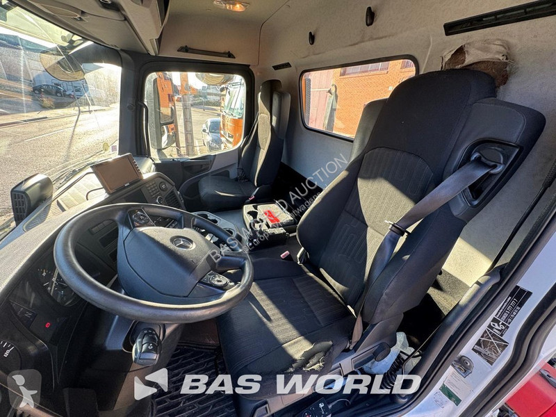 Mercedes 1843 truck