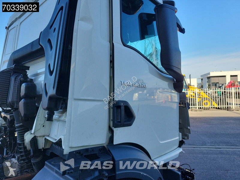 Kamion MAN 18.320 4X2 18tonner Damaged truck...