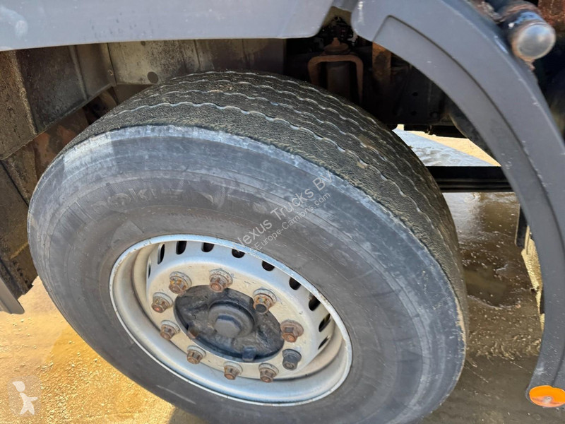 Vrachtwagen MAN (6 CYLINDER WITH MANUAL PUMP /...