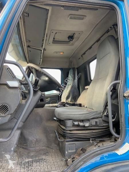 Kamion Volvo 330
