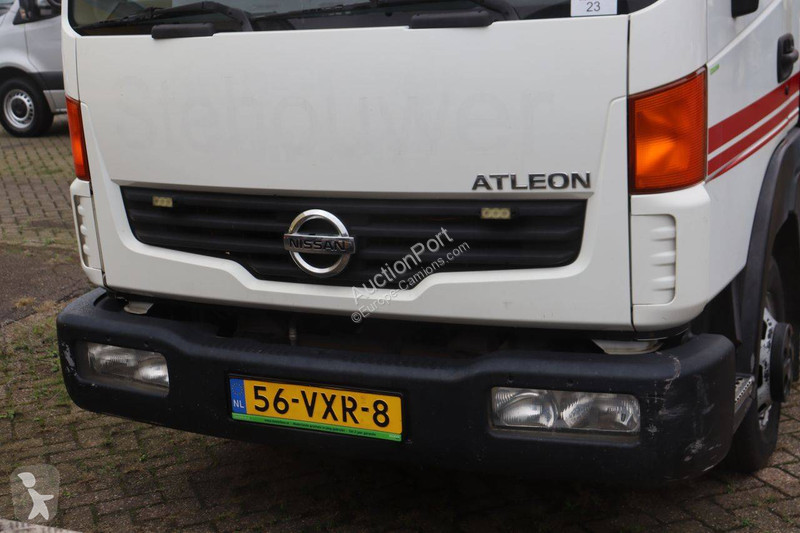 Vrachtwagen Nissan