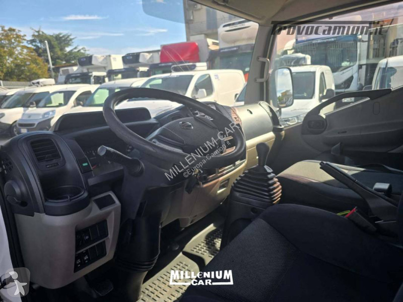 Teherautó Nissan NISSAN NT400 FURGONE 4,50...