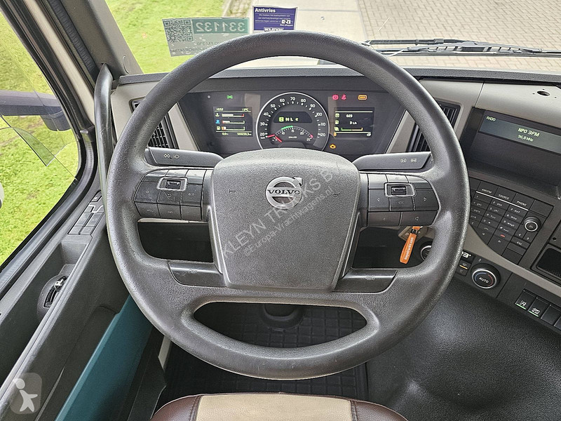 Kamion Volvo FM 330 Globetrotter  truck BDF