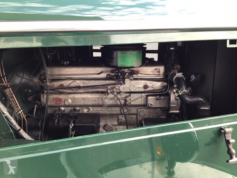 Vrachtwagen  4x4 met Netam kipper