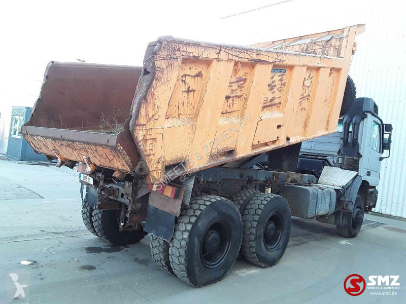 Vrachtwagen Mercedes 3340 6x6