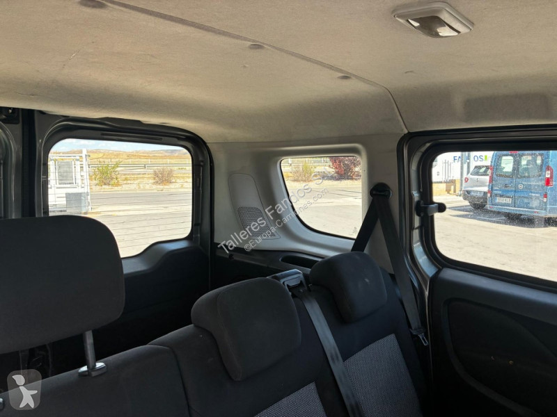 عربة نفعية Fiat Doblo