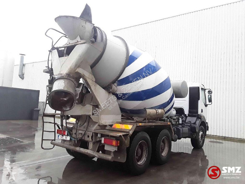 Camion Renault 300 manual pump