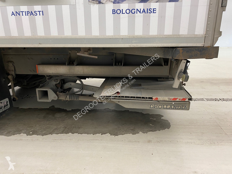 Vrachtwagen Volvo 330