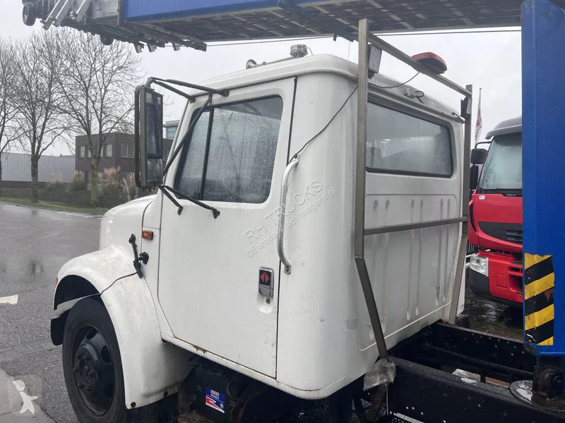 Vrachtwagen International 4600 4x2 210HP +...