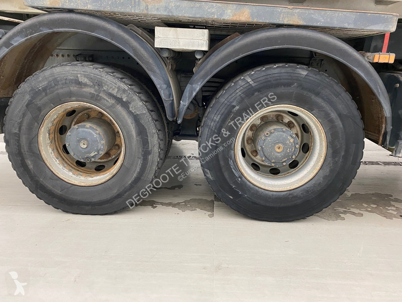 Vrachtwagen Mercedes 3336 - 6x4