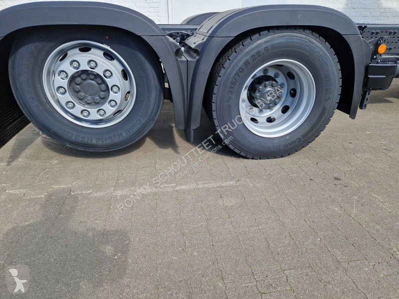 Kamion Mercedes Actros 2553 LL 6x2 Actros 2553...