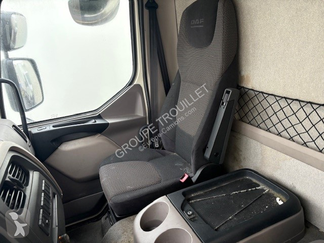 شاحنة DAF 12 TONNES 210 CV HAYON PORTE RELEVANTE