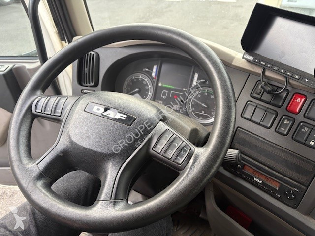 شاحنة DAF 12 TONNES 210 CV HAYON PORTE RELEVANTE