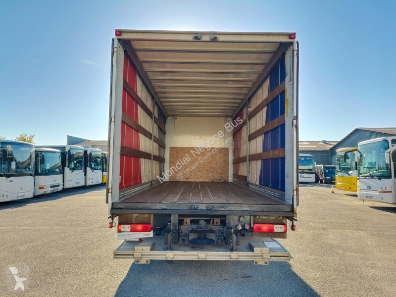 Kamion Renault 320 dxi auto ecole