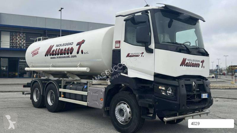 Kamion Renault KERAX 6X4