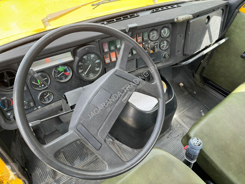 Lastbil Volvo 10 WRECKER / TOW TRUCK / DEPAAGE...