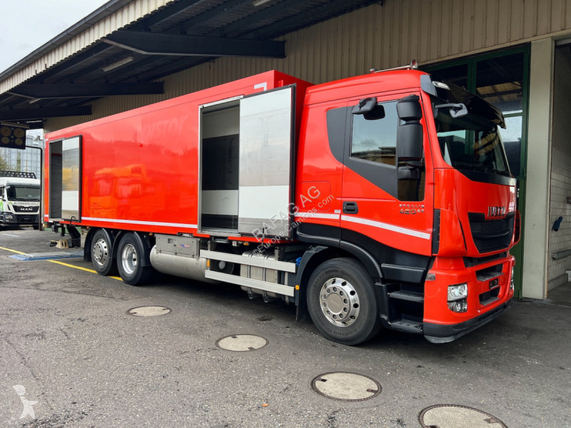 Kamion Iveco 260s42 stralis