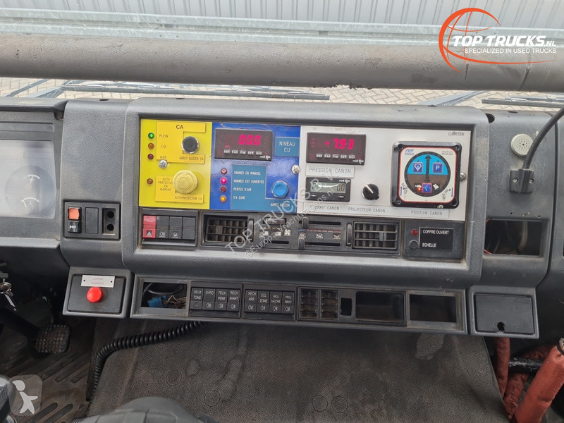 Kamion Renault G340 6x6- 8.500 ltr - 700 ltr...