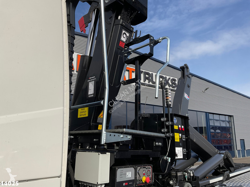 Camion Volvo FM  8x2 Hiab 25 Tonmeter laadkraan