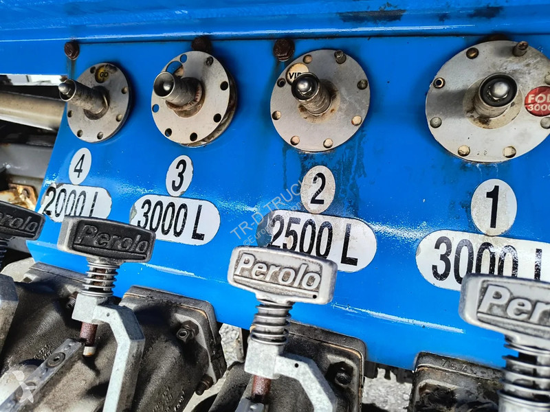 Camion Renault 220 10500L FUEL / CARBURANT - 4...