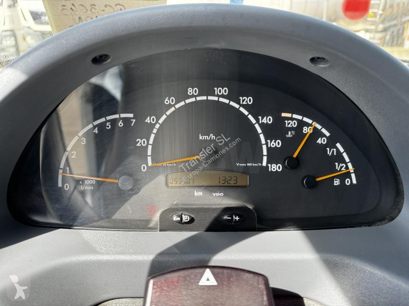 Užitkové vozidlo Mercedes  Citerna para ADBLUE