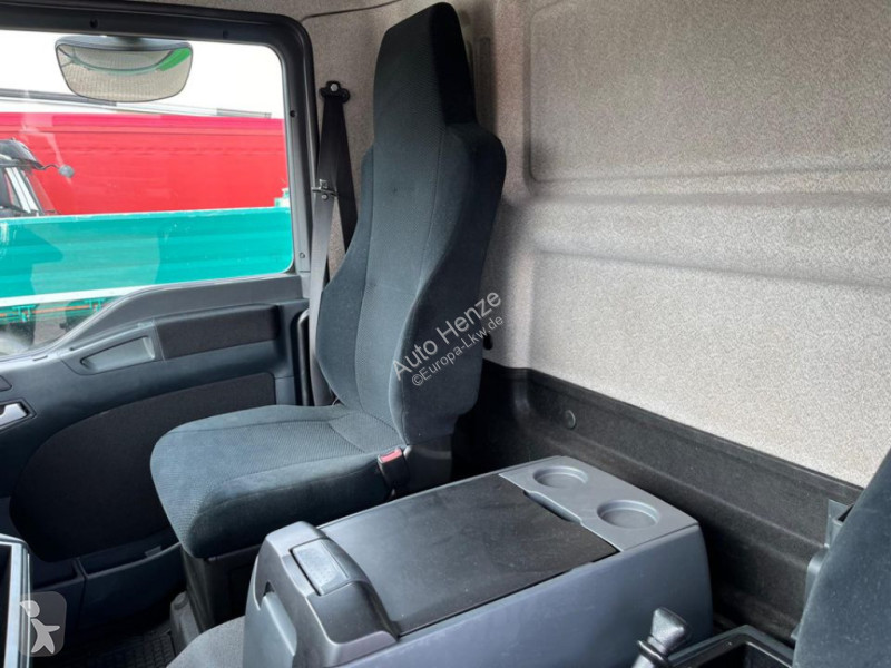 Camion MAN TG-L 12.220 4x2 BL Standardkoffer...