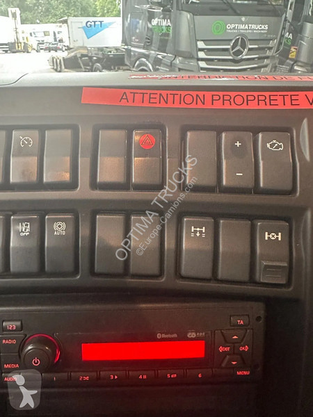 Vrachtwagen Renault D 12 220 / 264728 km